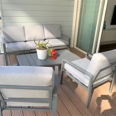 Vue Recent & Moderne 2 4 Pers